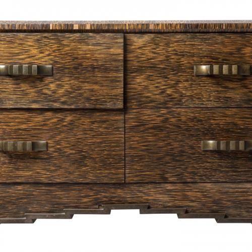 Faites estimer gratuitement un meuble d’Eugène Printz par Artexpertise. Expertise, cote, authentification et vente de mobilier Art déco. Record mondial : 1 105 000 € pour une commode redécouverte par Artexpertise.